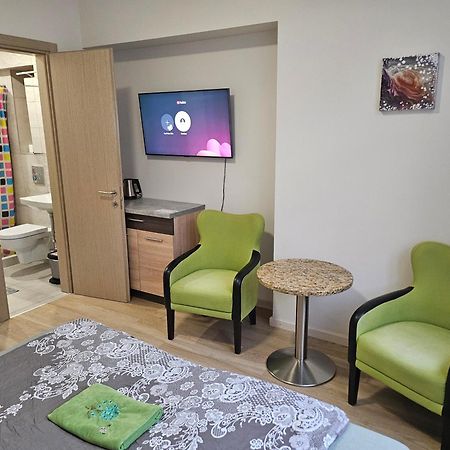 Kauno Apartamentai King Size Bed Kaunas Ngoại thất bức ảnh